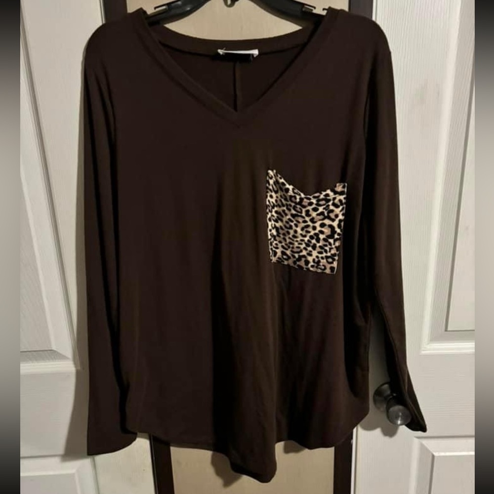Long sleeve brown and leopard print shirt